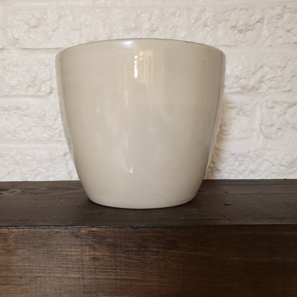 New England Pottery Medium Flower Pot Planter - Picture 4 of 7